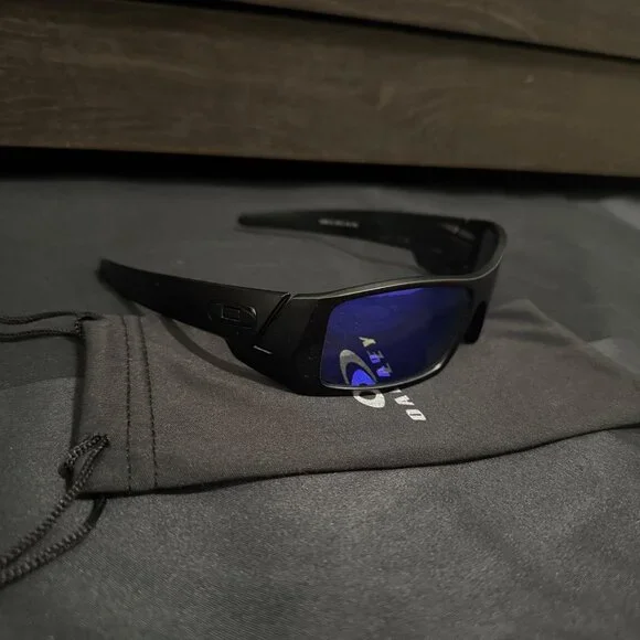 Oakley Gascan Mens Sunglasses 9014 Blue Reflective Lenses - Picture 3 of 9